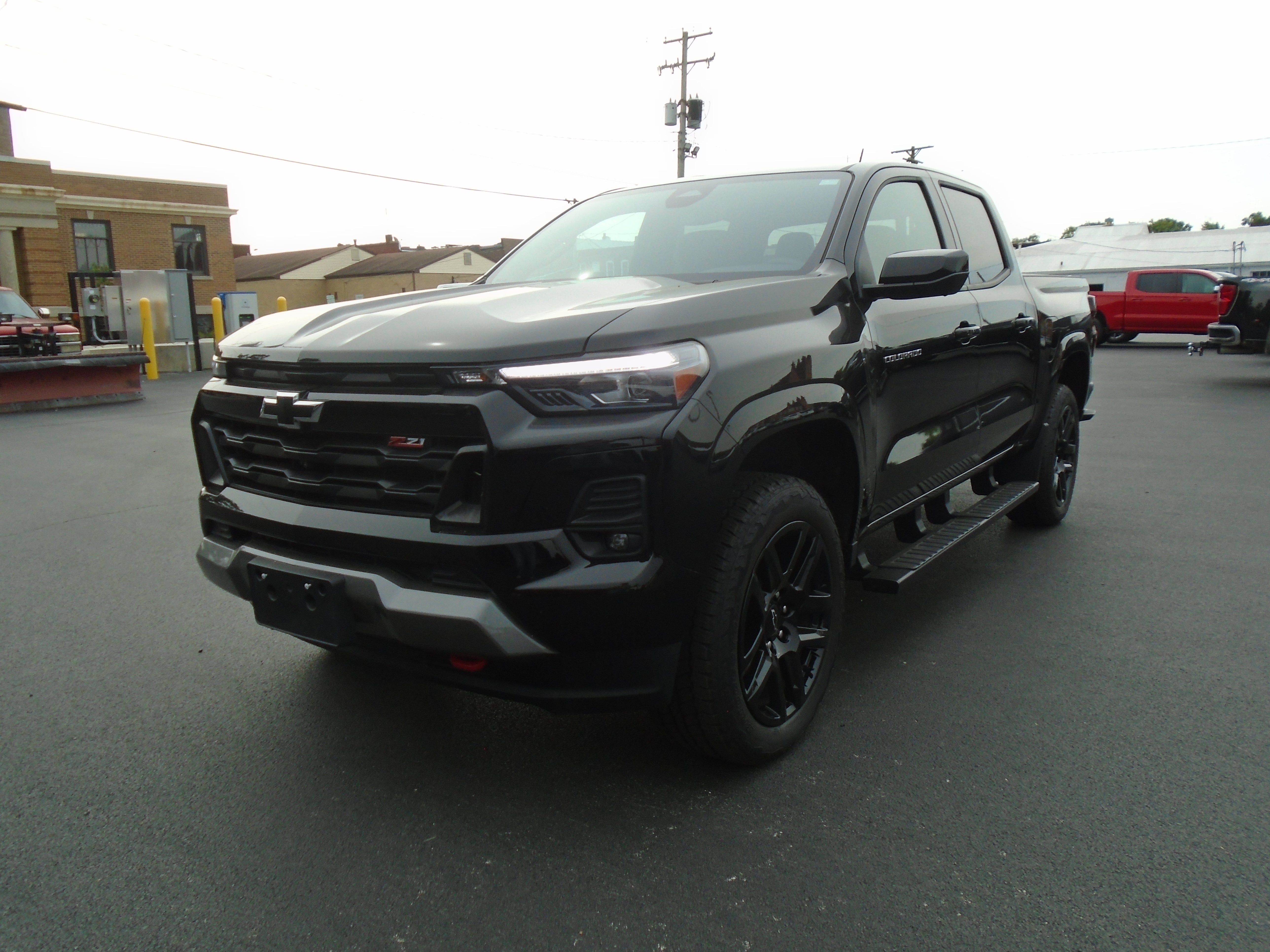 2025 Chevrolet Colorado Z71 in Black — front three-quarter view